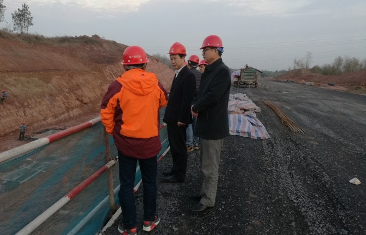 朱昆揚(yáng)副局長赴屯調(diào)所七公司施工工地視察